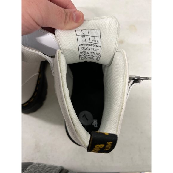 Dr. Martens Devon‎ Heart Platform Boot - Size 7 - NWOT - Picture 6 of 6